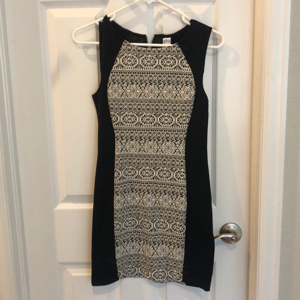 Black/white bandage dress